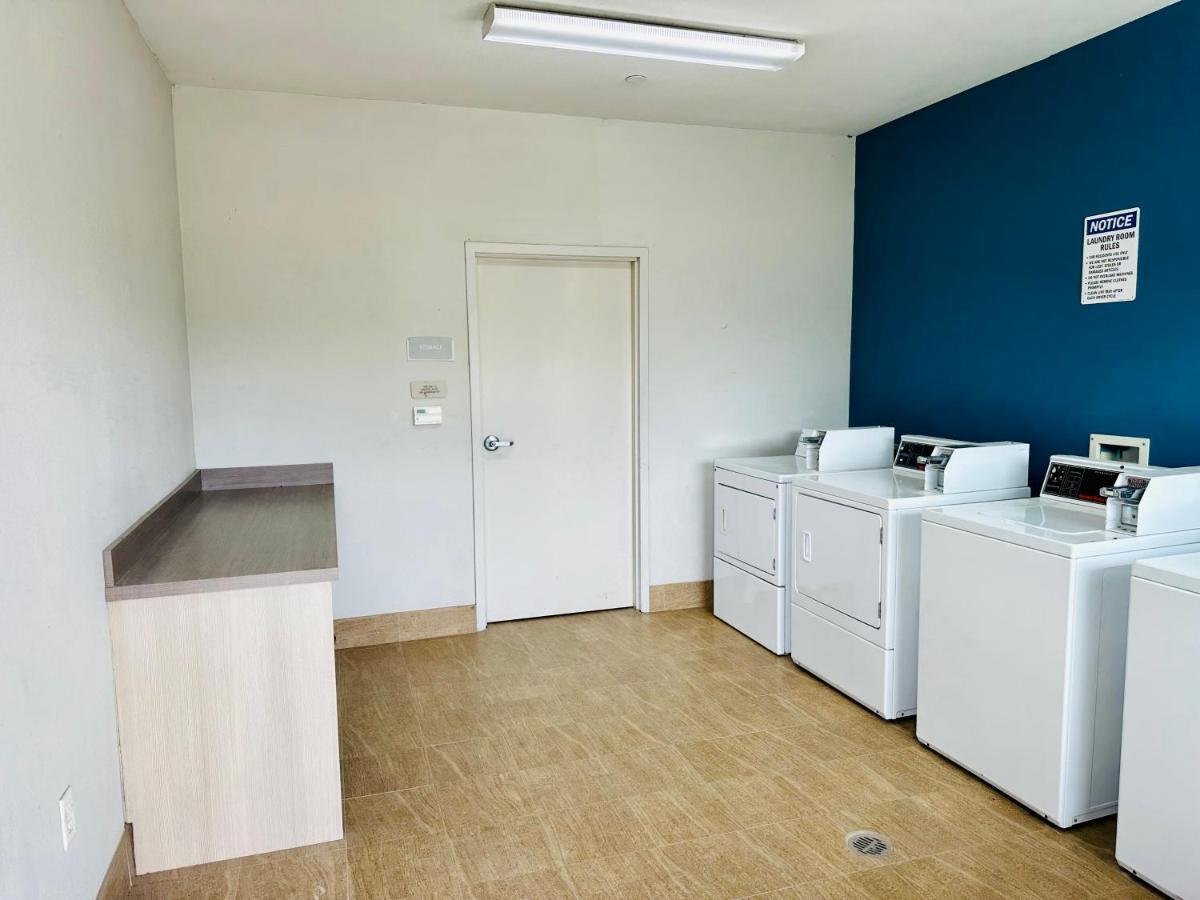 Lonestar Inn El Campo Экстерьер фото